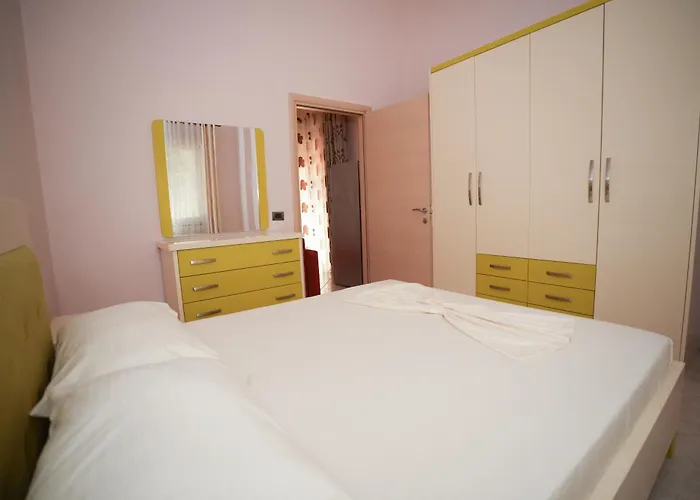 Marika Golem (Tirana)